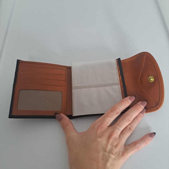 Dooney&Bourke Allweather Trifold Kiss Lock Wallet Navy - Picture 3 of 6